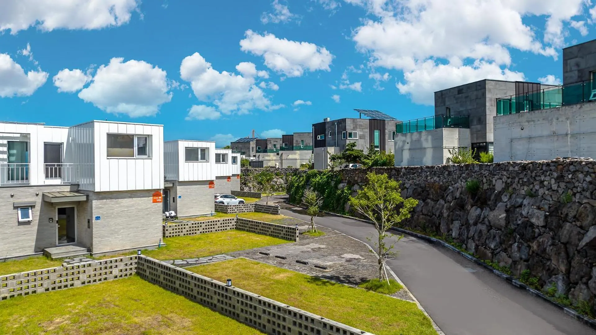 Jeju Family Garden Village 0*,